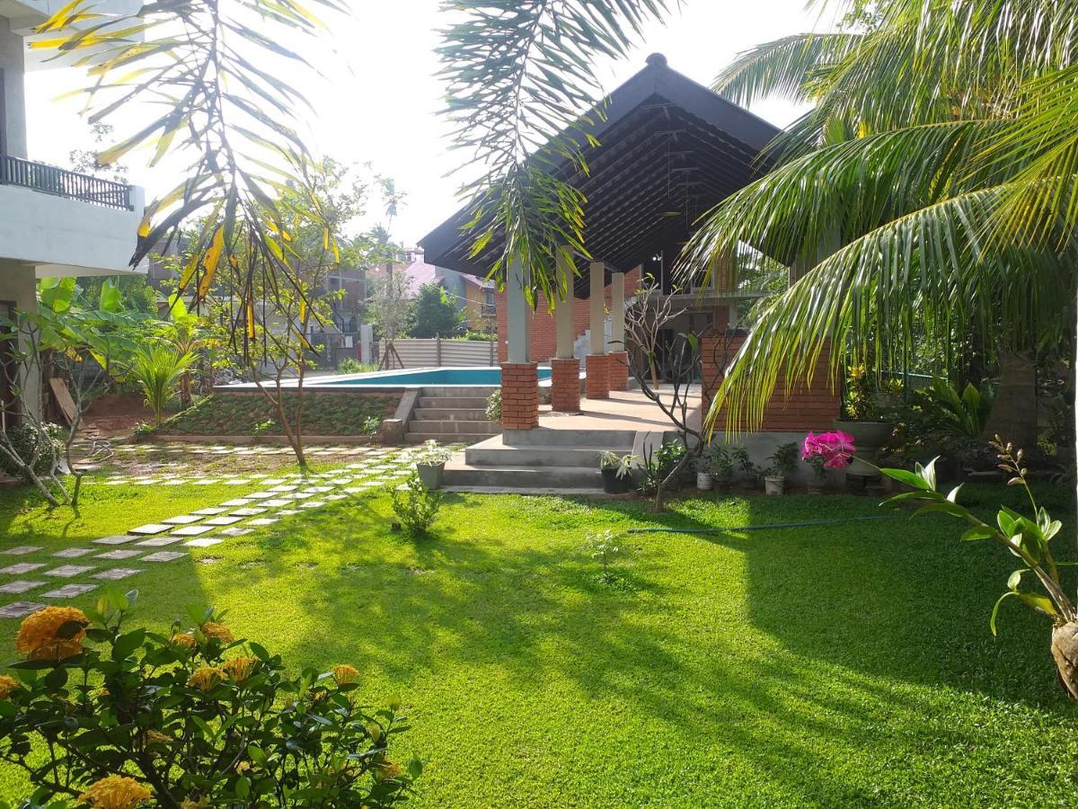 Bed & Breakfast Wood Negombo