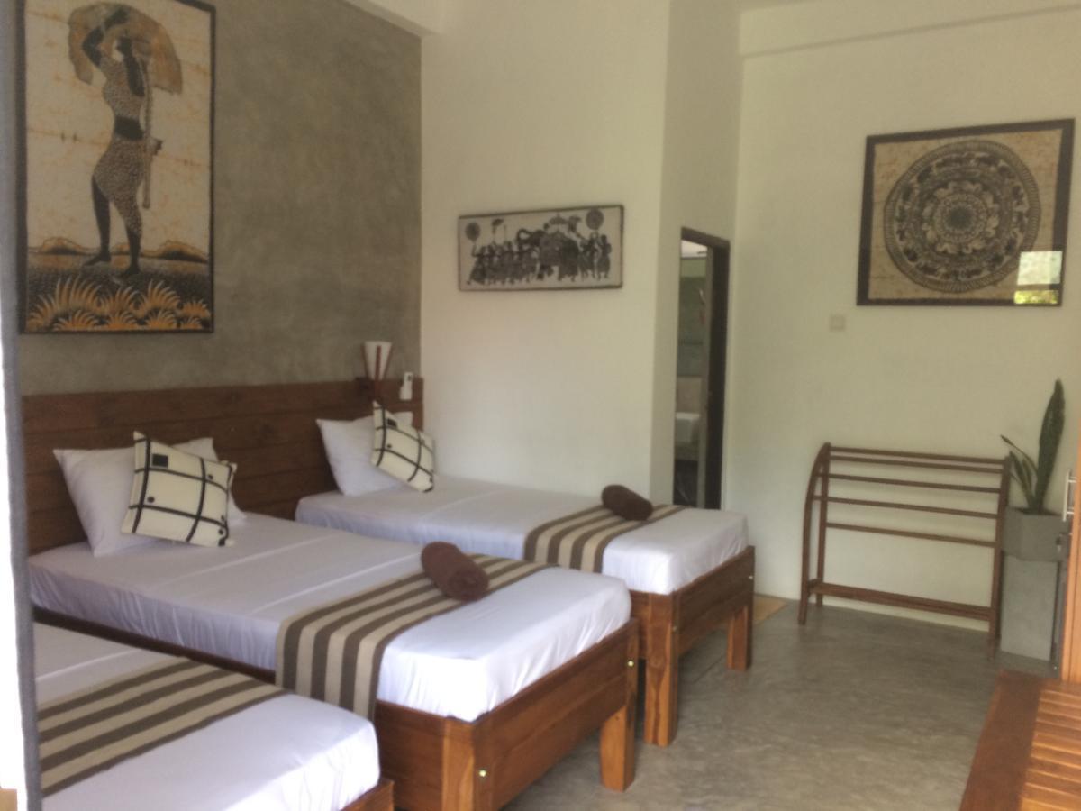 Wood Bed & Breakfast Negombo
